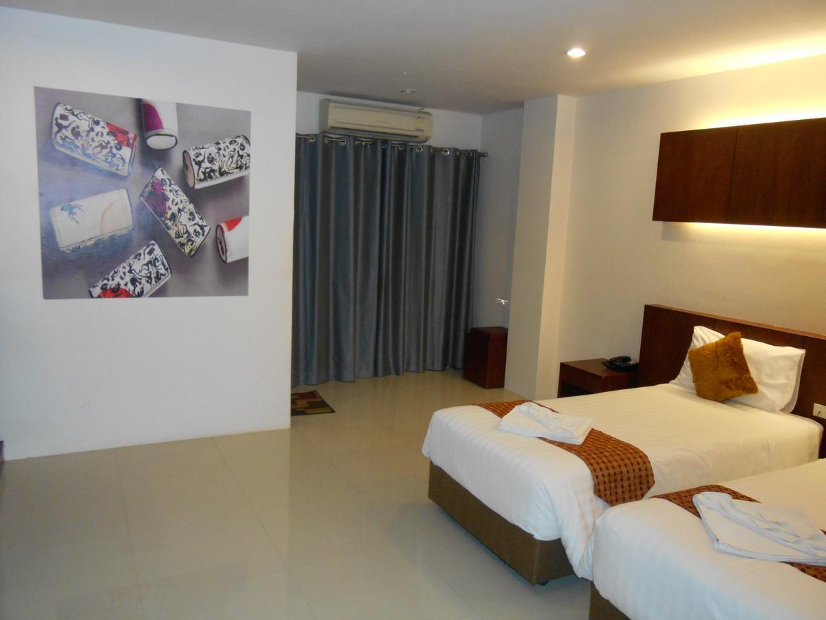7 Sky Residency Hotel Patong Exterior photo