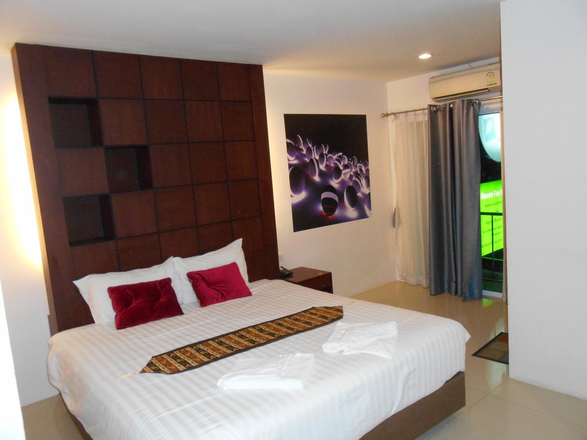 7 Sky Residency Hotel Patong Exterior photo