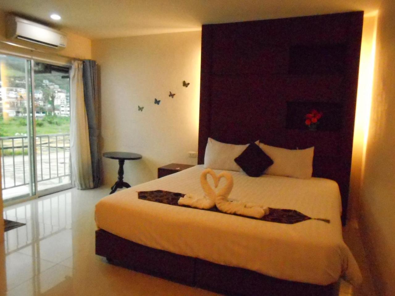 7 Sky Residency Hotel Patong Exterior photo