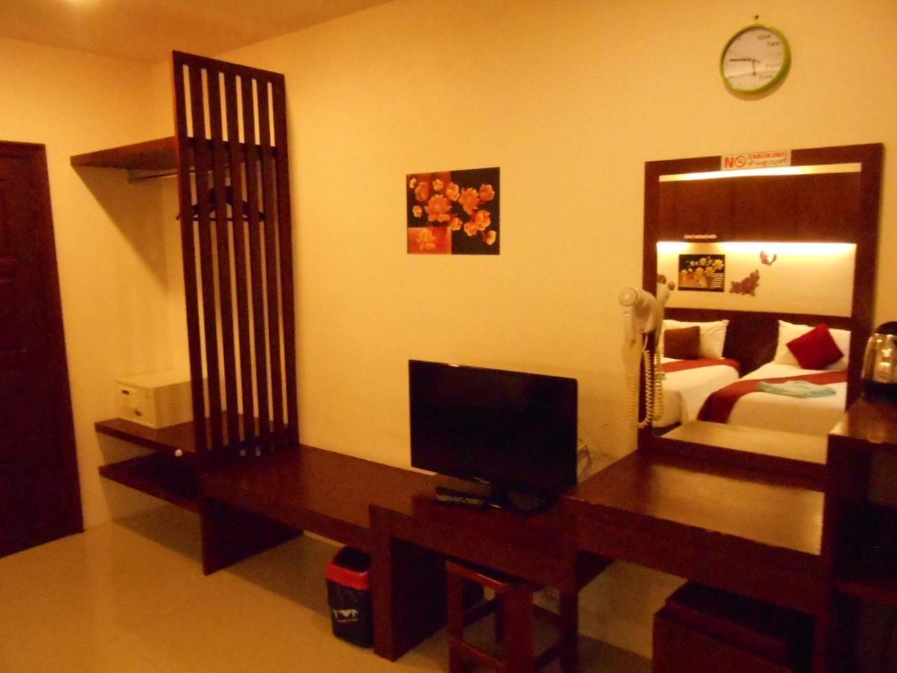 7 Sky Residency Hotel Patong Exterior photo