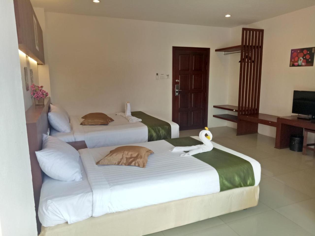 7 Sky Residency Hotel Patong Exterior photo