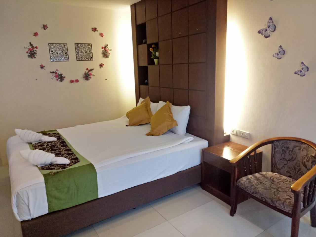 7 Sky Residency Hotel Patong Exterior photo