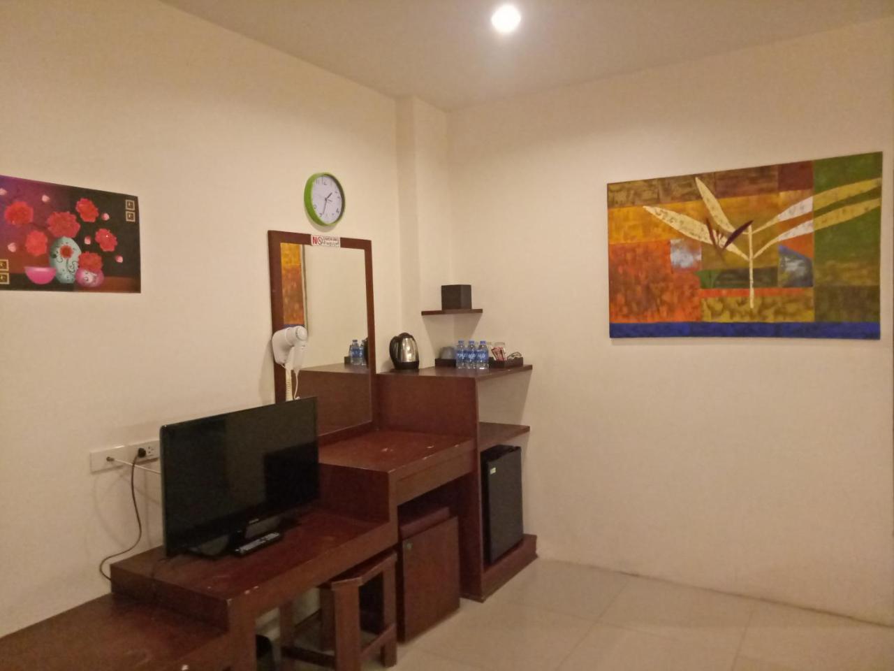 7 Sky Residency Hotel Patong Exterior photo